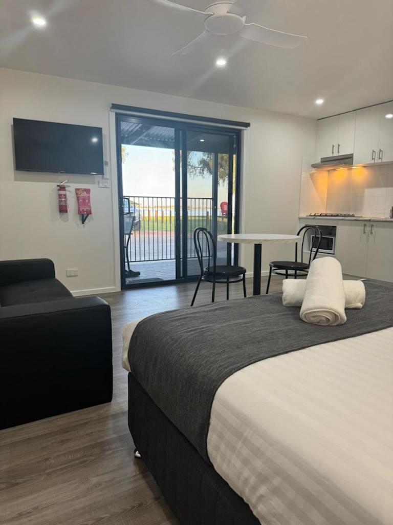 Lake Boga Caravan Park Exterior foto